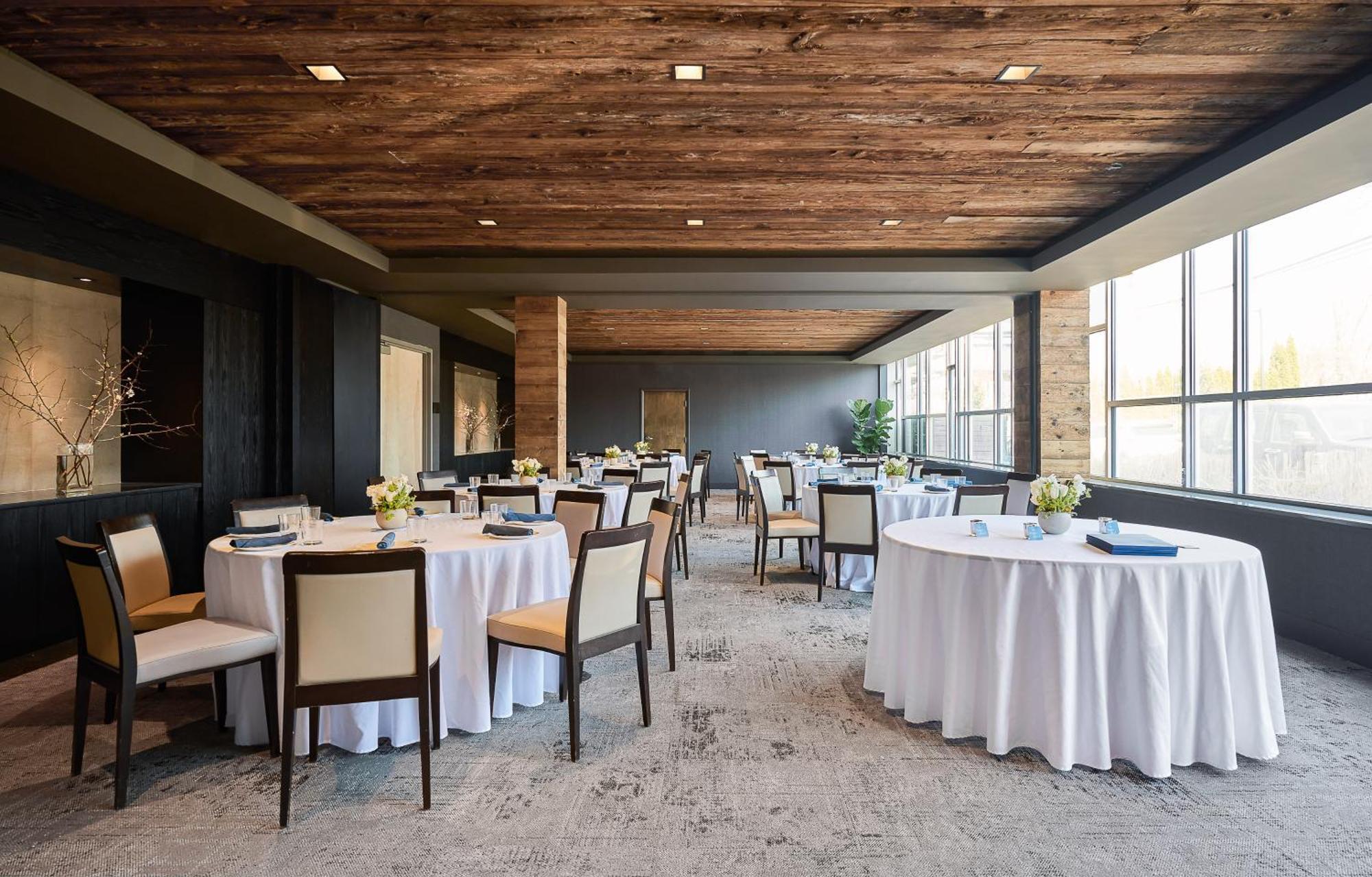 The Watershed Norwalk Hotel Exterior photo