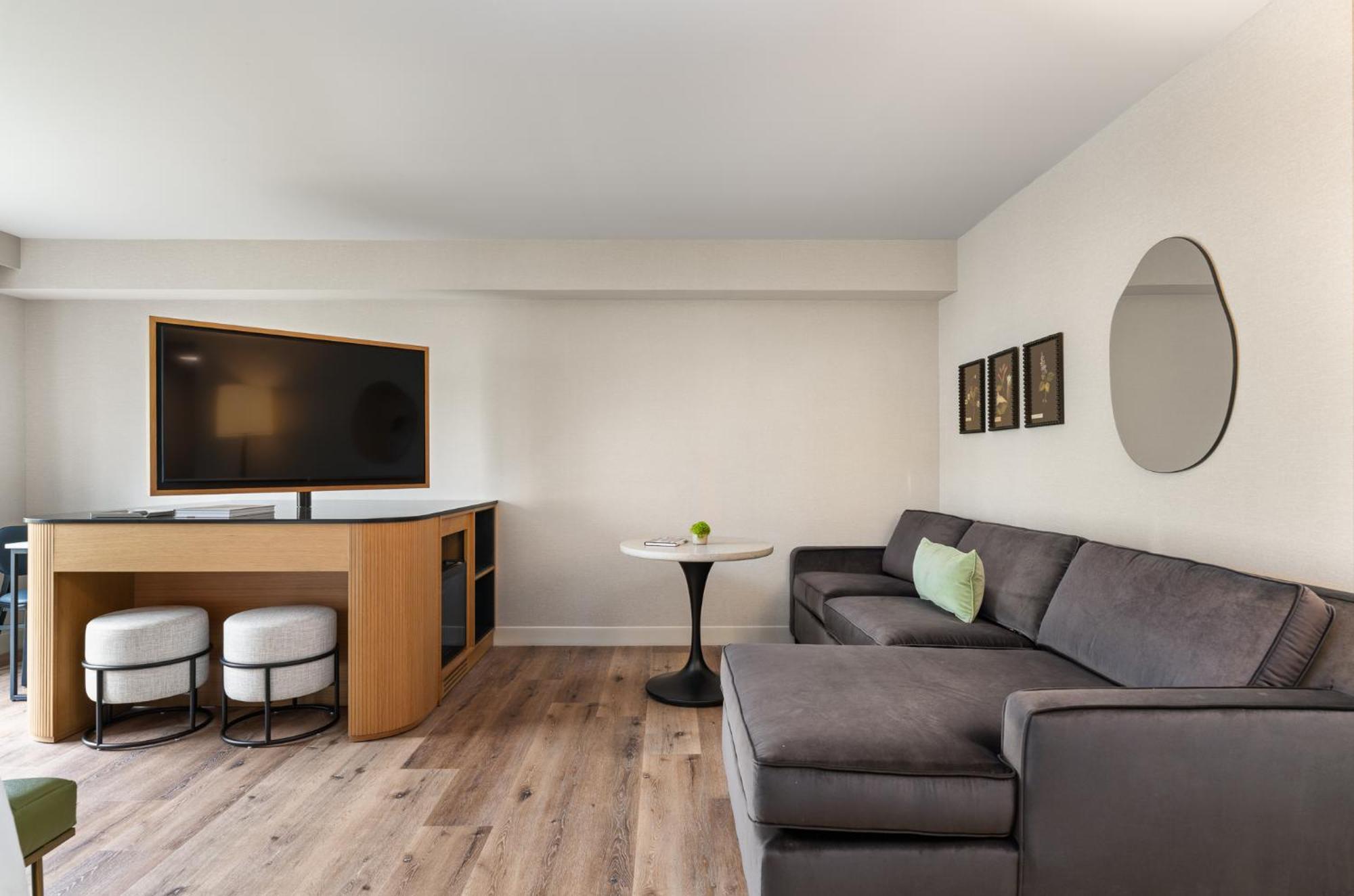 The Watershed Norwalk Hotel Exterior photo