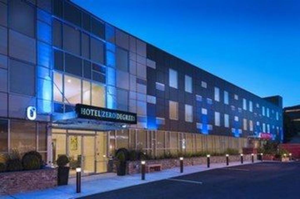 The Watershed Norwalk Hotel Exterior photo
